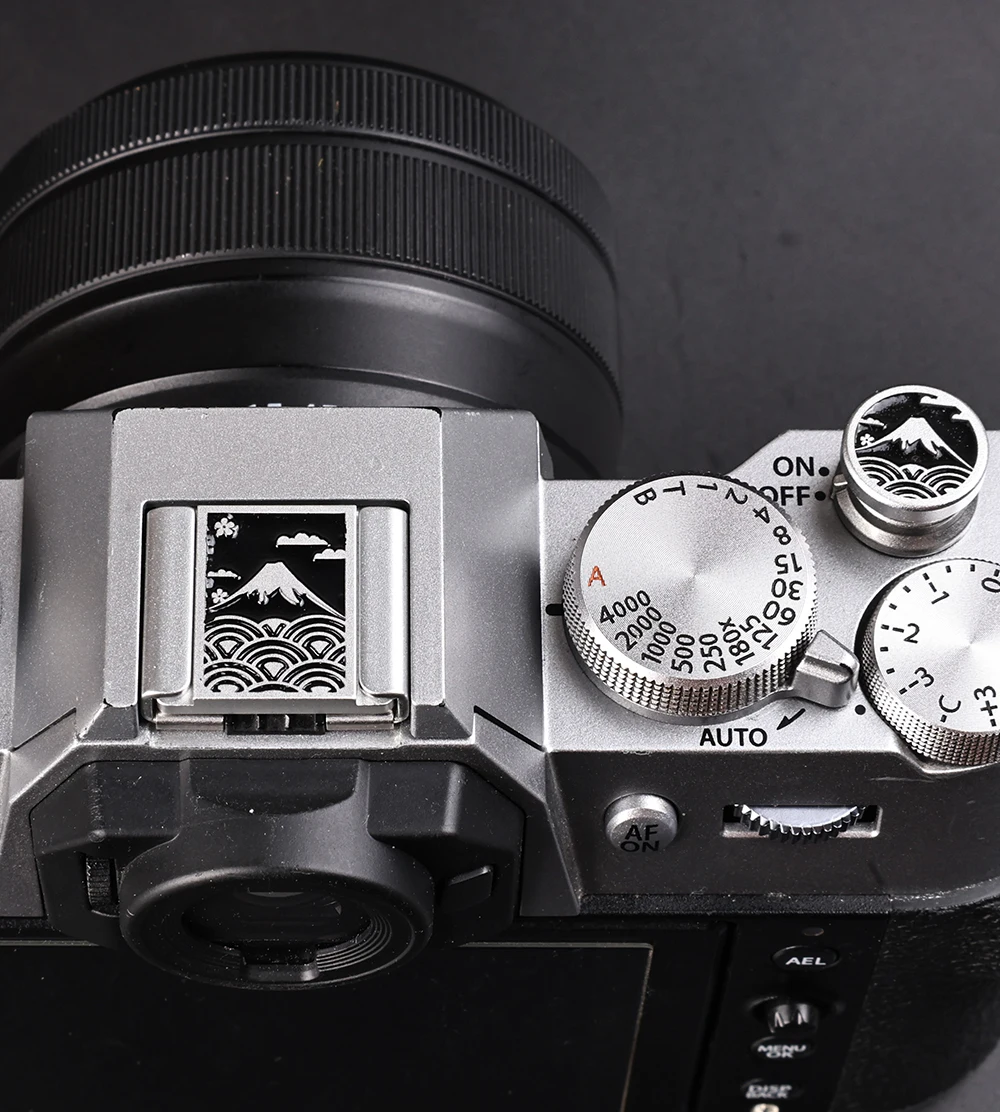 Cubierta de zapata caliente y  - Fujifilm Camera X100Vi reseña y precio